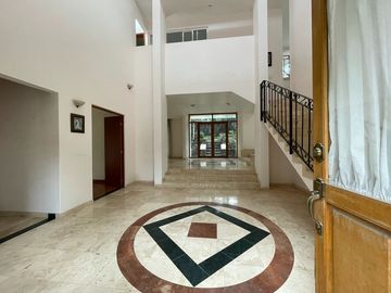 VENTA DE CASA EN MEDIO DEL BOSQUE CON CASA CLUB