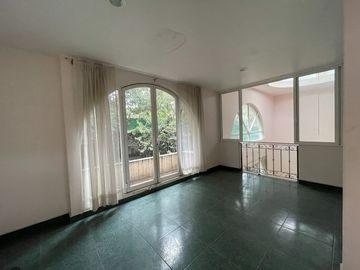 VENTA DE CASA EN MEDIO DEL BOSQUE CON CASA CLUB
