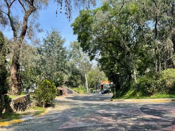 VENTA DE CASA EN MEDIO DEL BOSQUE CON CASA CLUB