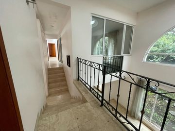 VENTA DE CASA EN MEDIO DEL BOSQUE CON CASA CLUB