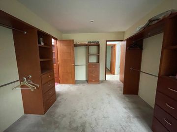VENTA DE CASA EN MEDIO DEL BOSQUE CON CASA CLUB