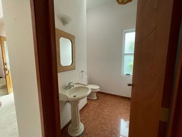 VENTA DE CASA EN MEDIO DEL BOSQUE CON CASA CLUB