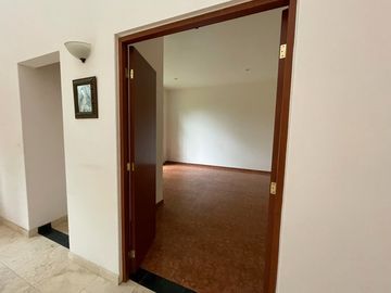 VENTA DE CASA EN MEDIO DEL BOSQUE CON CASA CLUB