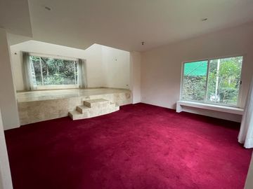 VENTA DE CASA EN MEDIO DEL BOSQUE CON CASA CLUB