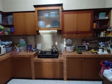 KOMERSIL Rumah dan Ruang Usaha Siap Pakai Strategis di Gresik
