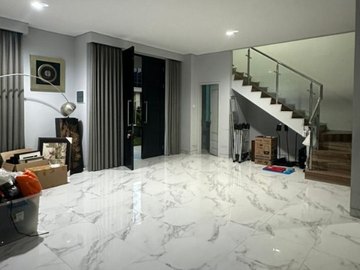 Rumah Pakuwon City Aruba Villa grand Island