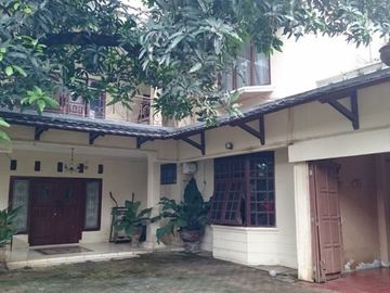 Rumah Di Cilandak, 2Lt, Paviliun, Hal. Luas, di Jl. Intan