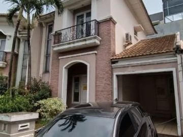 CLUSTER CRYSTAL GADING SERPONG SIAP HUNI