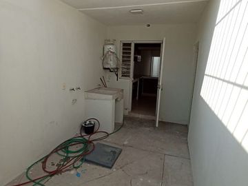 SE VENDE CASA ZONA NORTE DE VILLA DE ALVAREZ, LAS LAGUNAS 5 RECAMARAS