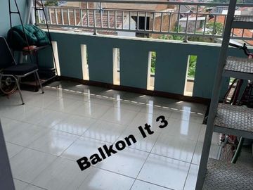 Rumah 3 Lantai Terawat Apik Siap Huni di Cihanjuang Parongpong Bandung Barat