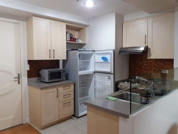 Condominium for Sale: 1BR Flat Condo for Sale in One Rockwell West Tower Rockwell Center Makati