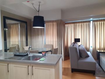 Condominium for Sale: 1BR Flat Condo for Sale in One Rockwell West Tower Rockwell Center Makati