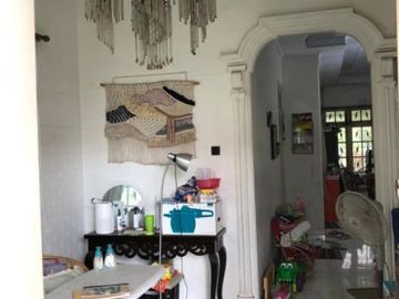 Risti Rumah Tua Dijual Hitung Tanah Saja