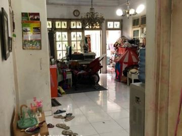 Risti Rumah Tua Dijual Hitung Tanah Saja