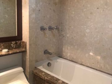 2BR Condo For Rent/Lease 2 Bedrooms in Amorsolo Tower Rockwell Makati City