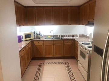2BR Condo For Rent/Lease 2 Bedrooms in Amorsolo Tower Rockwell Makati City