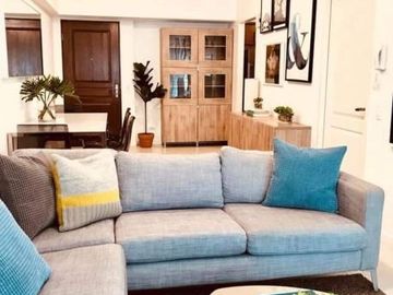 FOR SALE: Two Serendra Red Oak Tower
