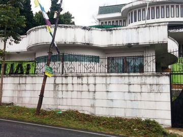 Di Jual Tanah dan Bangunan di Jl. Kolonel Masturi Kabupaten Bandung