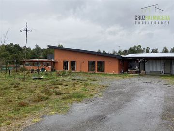 Parcela en Venta en Amplia casa de 300 m2 en Parcela de 11.100 m2 - Sector Las Marcas - Camino a Rio Sur