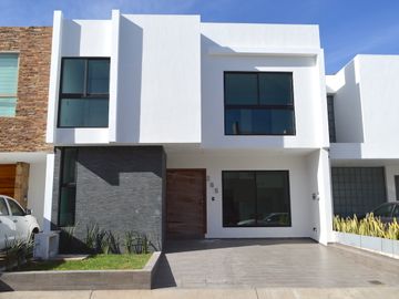 Casa 4 habs. Los Almendros, Zapopan.