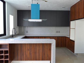 Casa 4 habs. Los Almendros, Zapopan.
