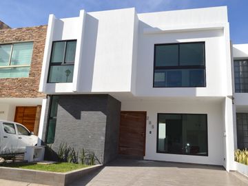Casa 4 habs. Los Almendros, Zapopan.