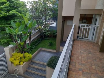 Rumah 2 Lantai, SHM, Asri dan Nyaman di Bukit Cinere Indah