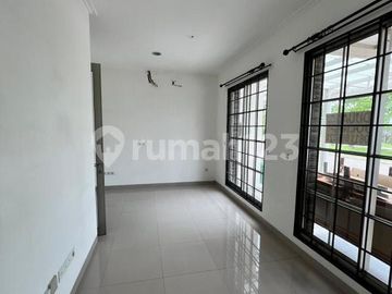 Dijual Rumah Pik 2 Murah 3 Lantai 3 Kamar Bagus Murah