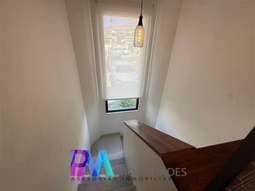 Casa en venta de 4 dorm. en Lo Barnechea