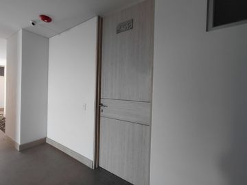apartaestudio en arriendo en cristales. Cod A127552
