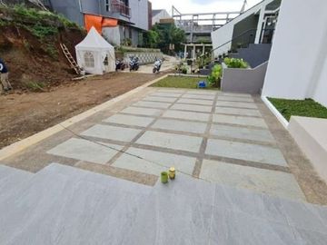 RUMAH 3 LANTAI DI CIGADUNG DAGO BANDUNG