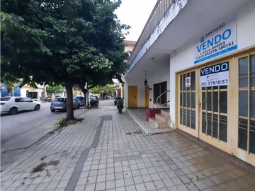 VENTA-CASA 3 DORM-2 BAÑOS+LOCAL COMERCIAL-JESÚS MARA