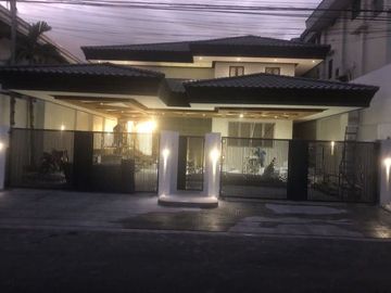 FOR SALE: Unfurnished Four Bedroom House and Lot in White Plains Quezon City