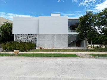 Casa en venta en Yucatán Country Club