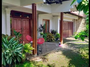 Rumah Siap Huni Bersih & Terawat,Ada Taman Depan & Belakang Di Pondok Labu