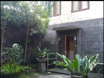 Rumah Siap Huni Bersih & Terawat,Ada Taman Depan & Belakang Di Pondok Labu