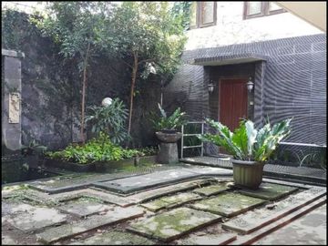 Rumah Siap Huni Bersih & Terawat,Ada Taman Depan & Belakang Di Pondok Labu