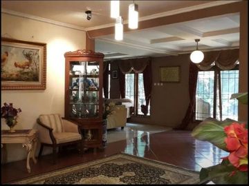 Rumah Siap Huni Bersih & Terawat,Ada Taman Depan & Belakang Di Pondok Labu