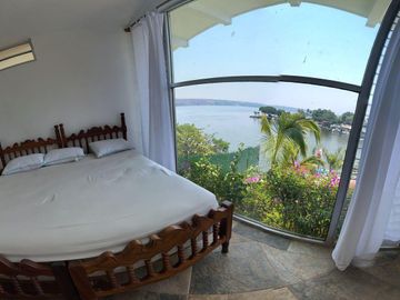 Casa en Venta en Tequesquitengo, Jojutla, Morelos