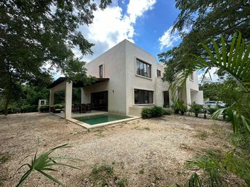 Casa en Venta en Mérida, Xtakay, Country Club, Komchen