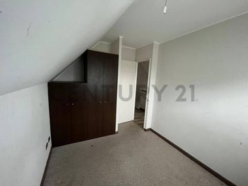 Se vende casa condominio acceso controlado, sector Norte.