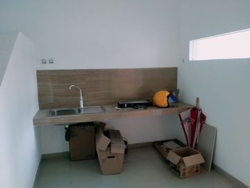 SUPER MEWAH, RUMAH SIAP HUNI DI PUSAT KOTA TEPI JALAN