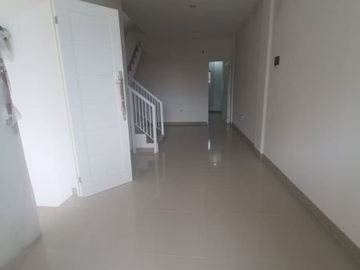 Rumah 3lantai Baru minimalis wisma permai Row 3 mobil 1M-an
