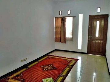 Rumah nyaman dan siap huni di cihanjuang dekat lembang