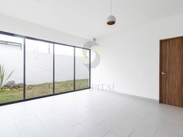 Casa en Zibatá con sala doble altura