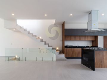 Casa en Zibatá con sala doble altura