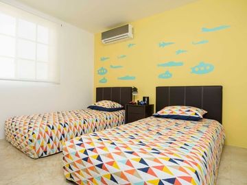 Venta de Casa en Urb. Casa Laguna, cerca del Riocentro El Dorado, Vía a Samborondon.