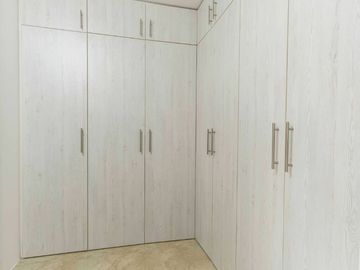 Venta de Casa en Urb. Casa Laguna, cerca del Riocentro El Dorado, Vía a Samborondon.
