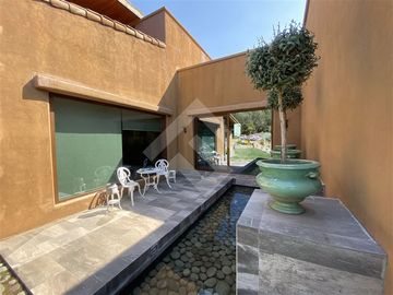 Estupenda Casa en venta de 4 dorm. en Piedra Roja, Colina