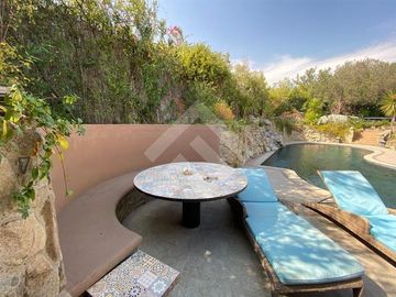 Estupenda Casa en venta de 4 dorm. en Piedra Roja, Colina